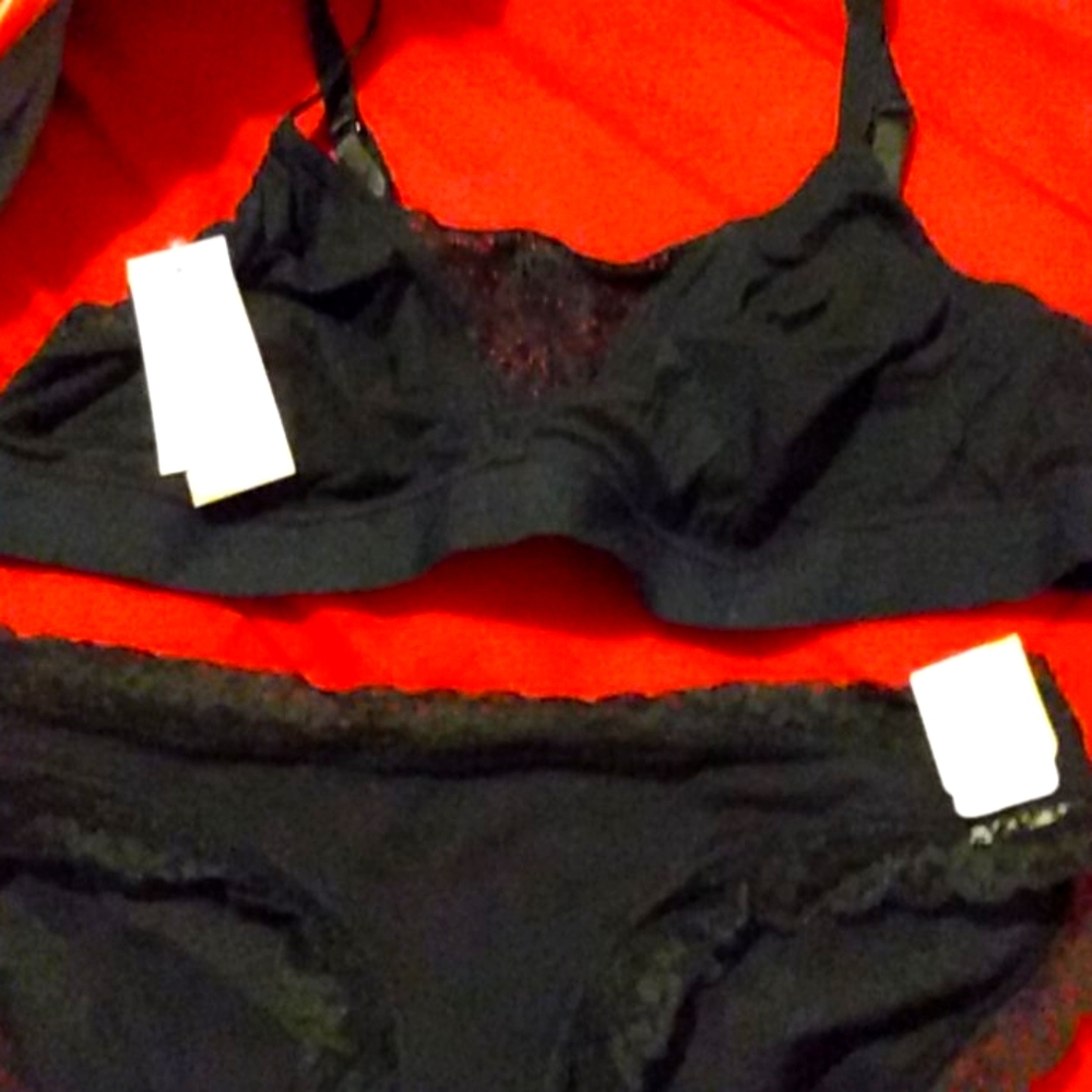 Bra and pantie set